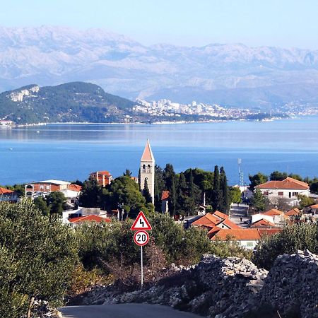 Apartments By The Sea Slatine, Ciovo - 12176 Esterno foto