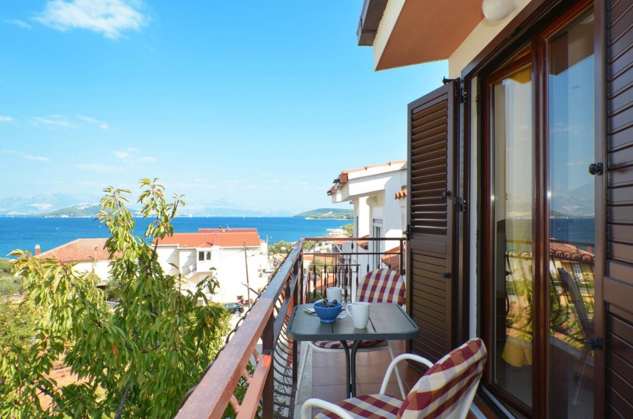 Apartments By The Sea Slatine, Ciovo - 12176 Esterno foto