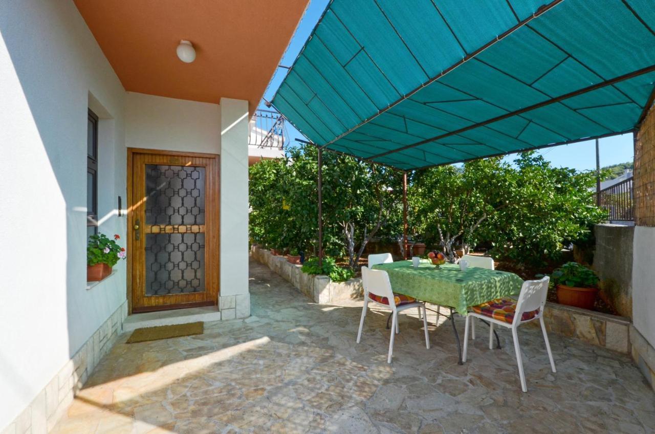 Apartments By The Sea Slatine, Ciovo - 12176 Esterno foto