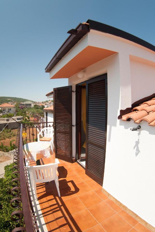 Apartments By The Sea Slatine, Ciovo - 12176 Esterno foto